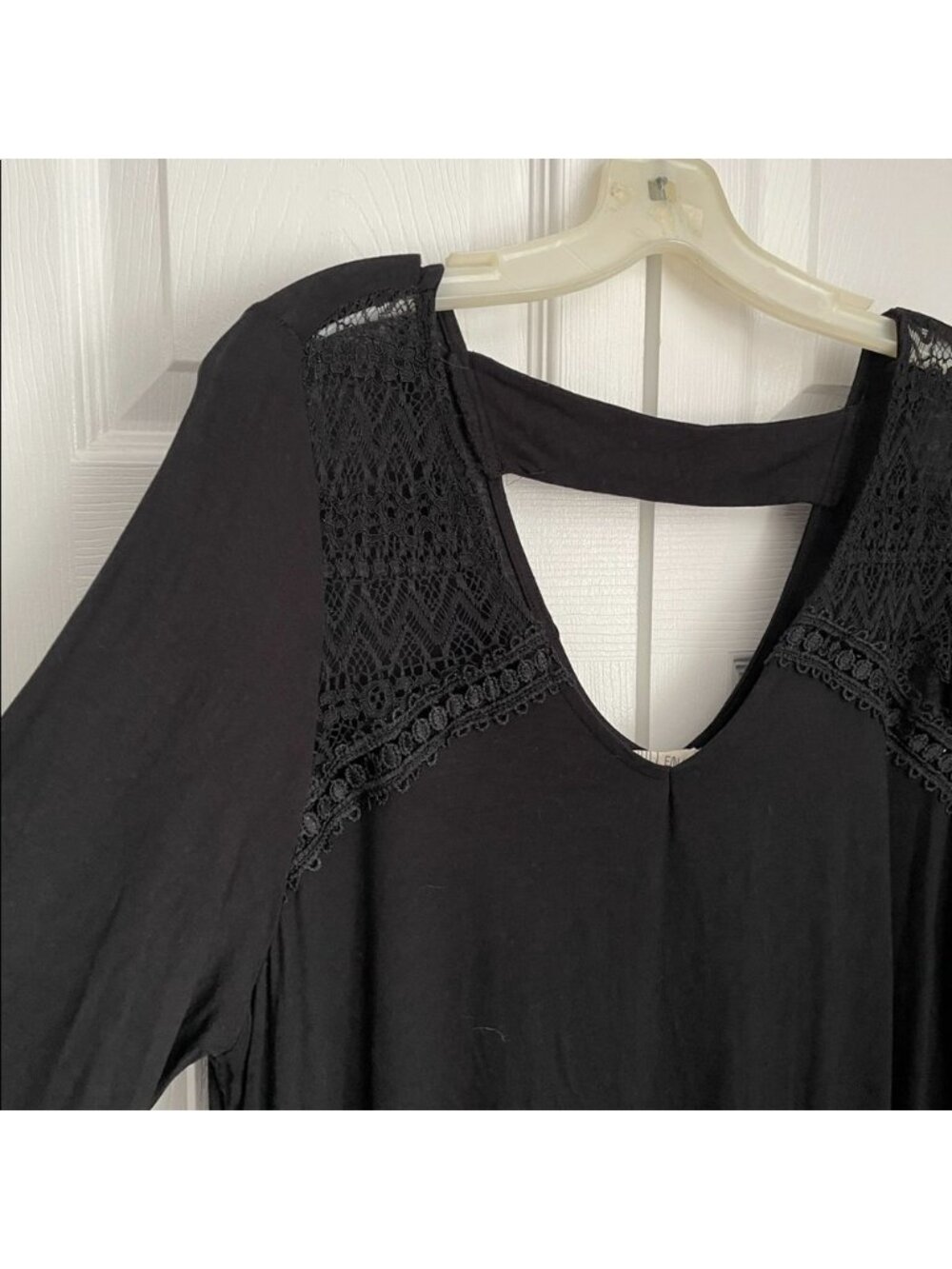 Black crochet bell sleeve dress - Picture 4 of 5